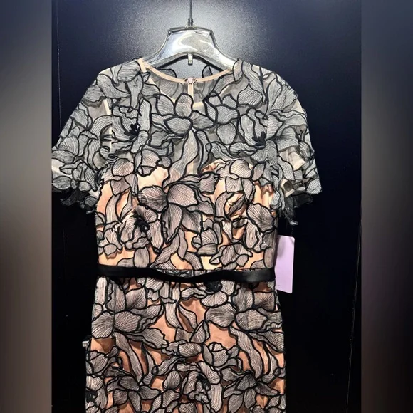 JS Collections Floral Patterned Dress with Short Sleeves - Picture 2 of 5